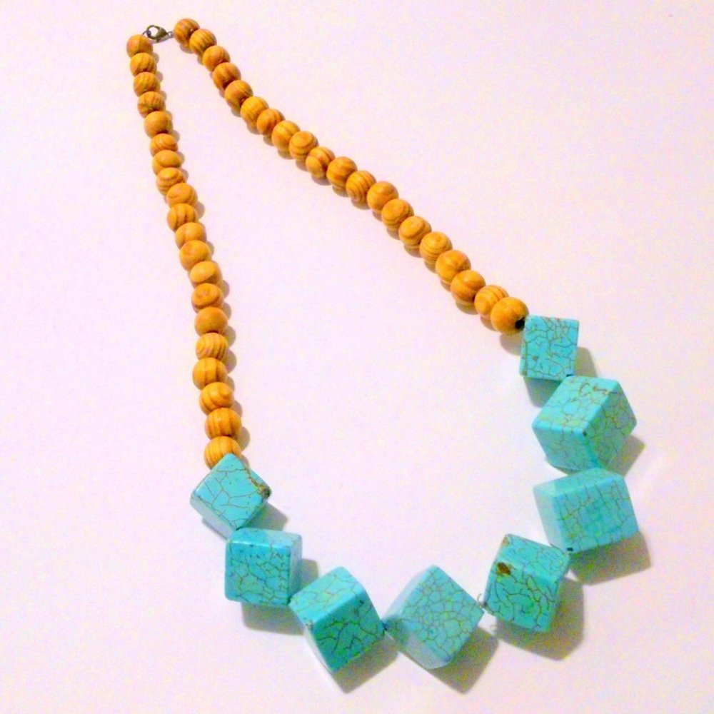 Chunky Howlite and Wood Bead Long Necklace * - Picture 3 of 3